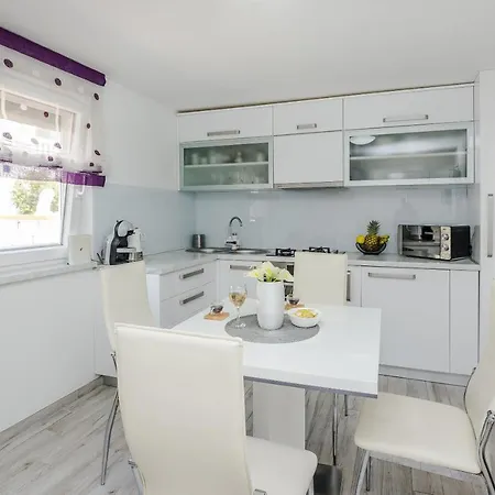 House Bukal * فير