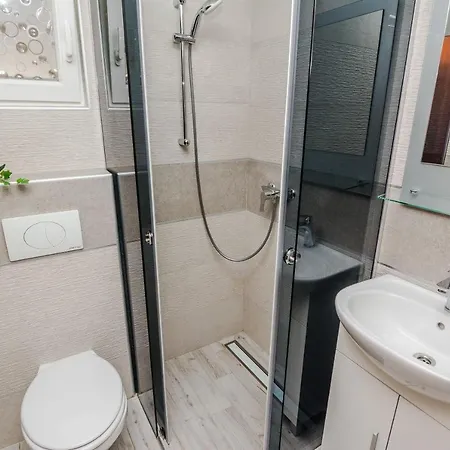 House Bukal فير