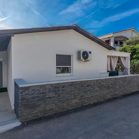 House Bukal ヴィル